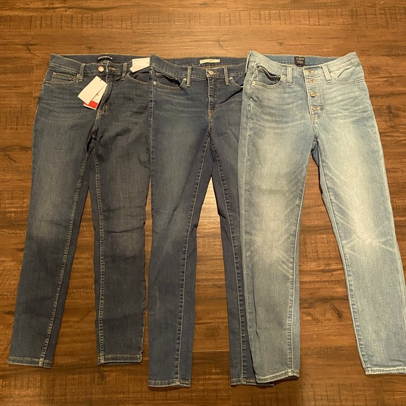 Size 28 jeans lot!!! - Picture 1 of 5